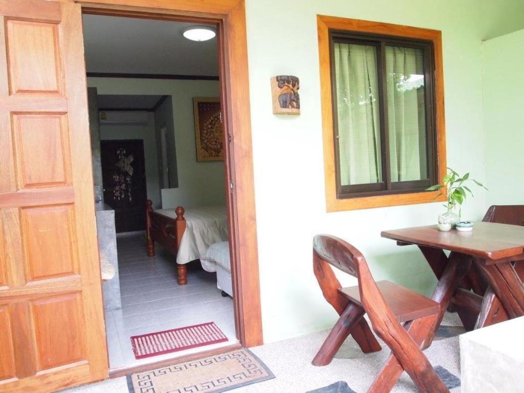 Baan Sala Lung Dam Hotel Бопхут Экстерьер фото